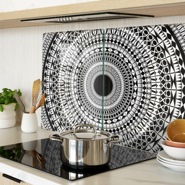 Skleněná deska do kuchyně Mandala v odstínech černé a bílé