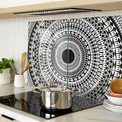 Skleněná deska do kuchyně Mandala v odstínech černé a bílé