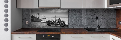 Skleněný panel do kuchynské linky Motorka