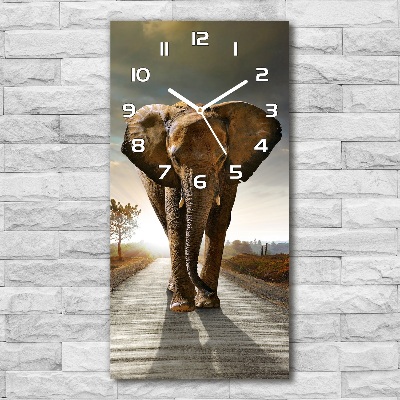 Nástěnné hodiny tiché procházející se slon