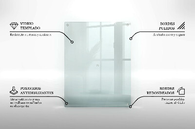 Skleněný svícen průhledný