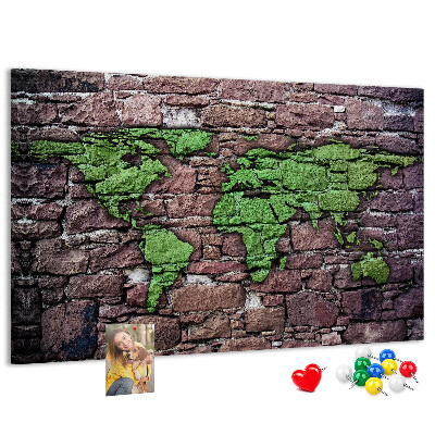 Nástěnka Zelená mapa světa na kamenné zdi