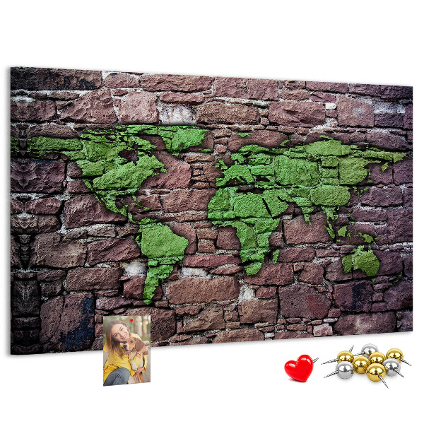 Nástěnka Zelená mapa světa na kamenné zdi