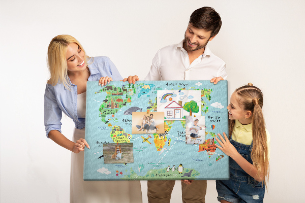 Korková nástěnka Barevná mapa světa se zvířaty a kontinenty