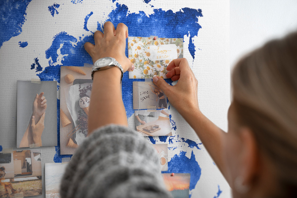 Nástěnka Mapa světa s modrou akvarelovou barvou
