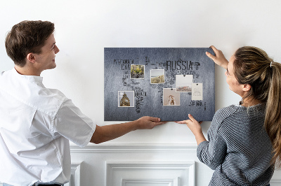Nástěnka Mapa světa s názvy zemí.