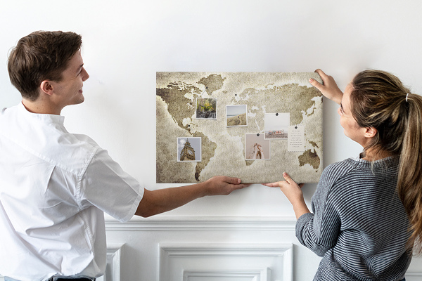Nástěnka Staromódní mapa světa na pozadí.