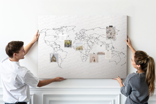 Nástěnka Mapa světa pro vybarvování a označování