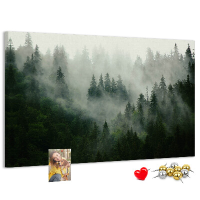 Fětská nástěnka Mlžný les s tajemnou atmosférou.