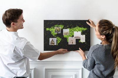 Nástěnka Zelená mapa světa na černém pozadí