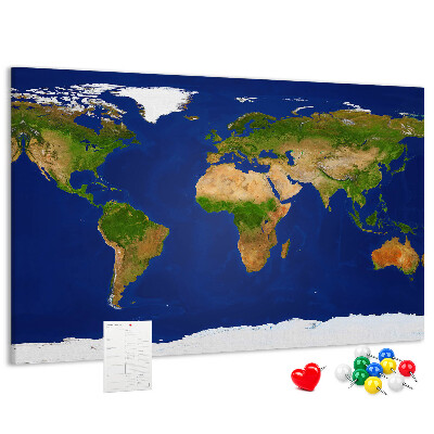 Nástěnka Mapa světa s barevnými špendlíky.