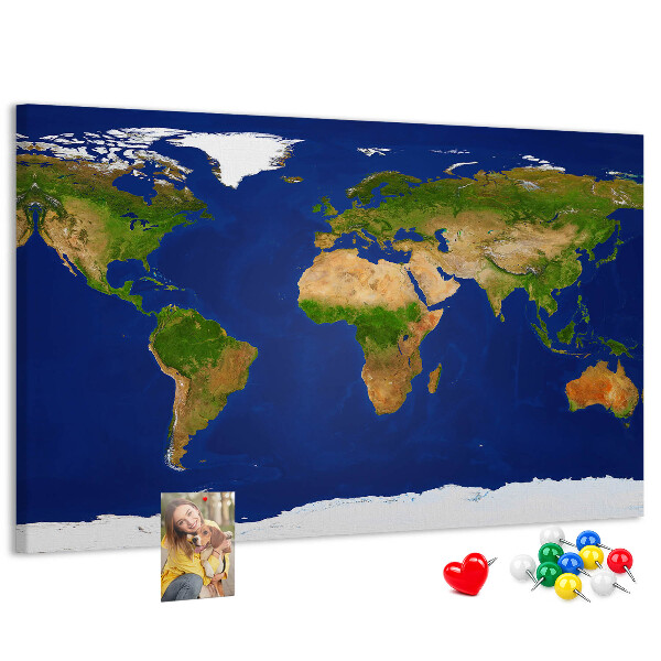 Nástěnka Mapa světa s barevnými špendlíky.