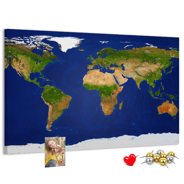 Nástěnka Mapa světa s barevnými špendlíky.