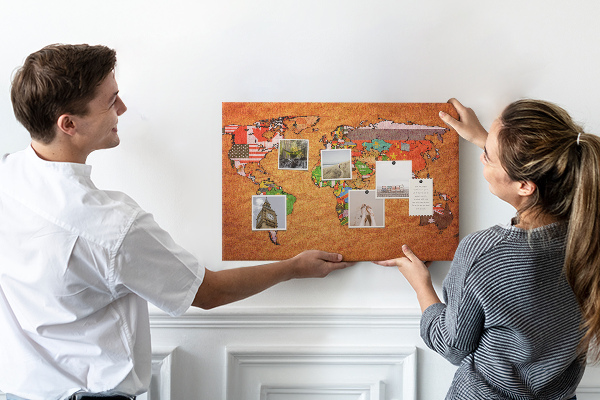 Korková nástěnka Mapa světa s vlajkami zemí