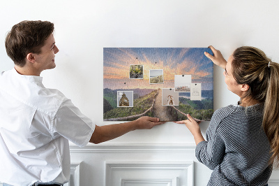 Nástěnka Malebná horská stezka při západu slunce