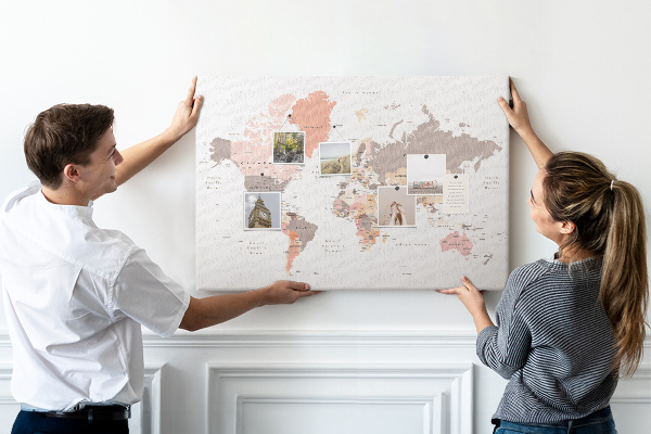 Nástěnka Mapa světa v tlumených barvách