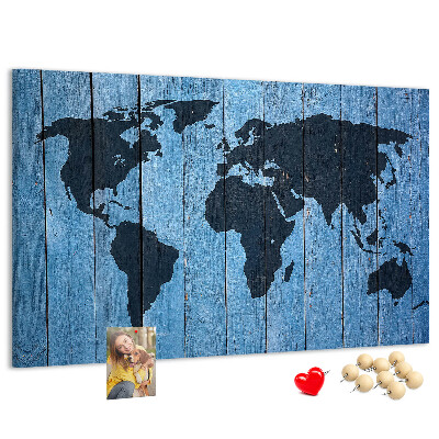 Fětská nástěnka Mapa světa na dřevěném pozadí