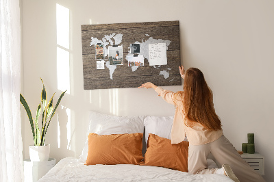 Korková nástěnka Mapa světa na dřevěném pozadí