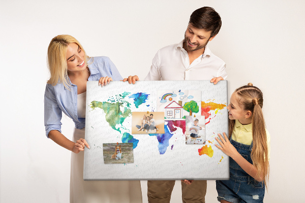 Nástěnka Barevná mapa světa s akvarelem