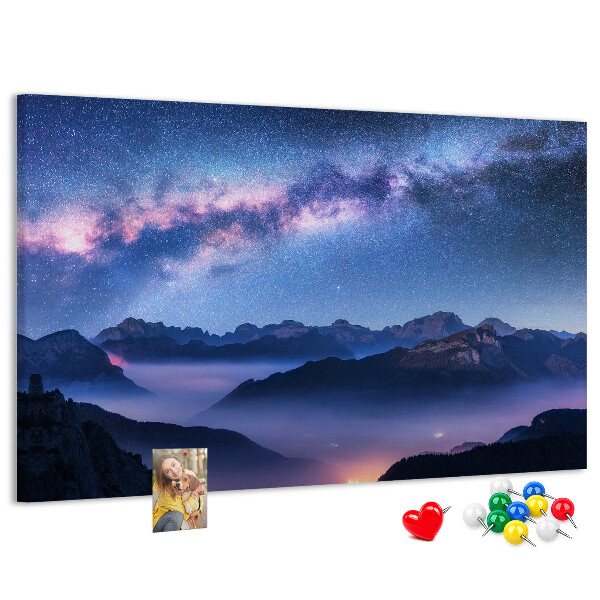 Nástěnka Noční obloha nad horskou krajinou