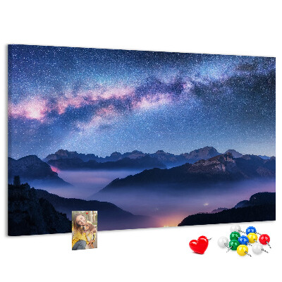 Nástěnka Noční obloha nad horskou krajinou