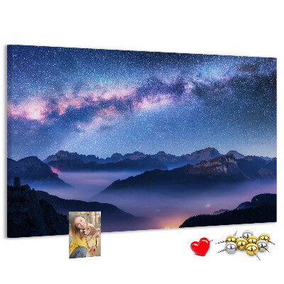 Nástěnka Noční obloha nad horskou krajinou