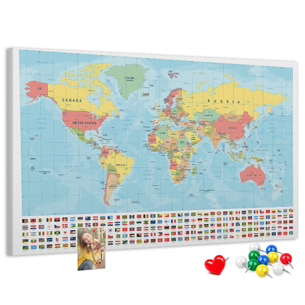 Nástěnka Mapa světa s barevnými vlajkami.