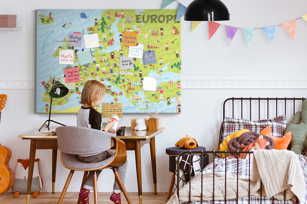 Nástěnka Barevná mapa Evropy s kulturními ikonami