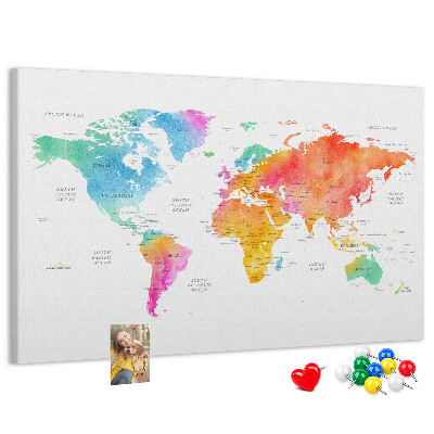Fětská nástěnka Barevná mapa světa v akvarelu.