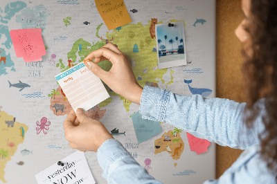Fětská nástěnka Mapa světa s ilustracemi zvířat.