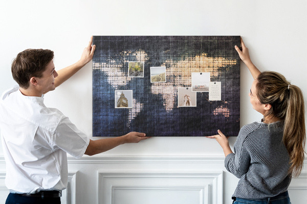 Korková nástěnka Stylizovaná pixelovaná mapa světa