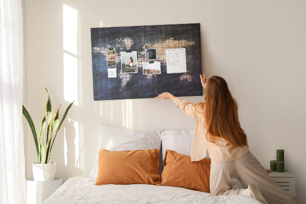 Korková nástěnka Stylizovaná pixelovaná mapa světa