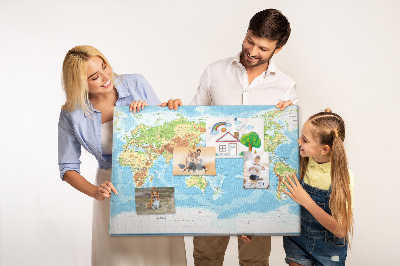 Nástěnka Mapa světa s barevnými kontinenty.