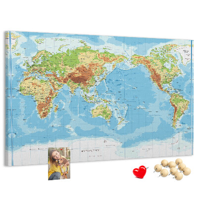 Nástěnka Mapa světa s barevnými kontinenty.