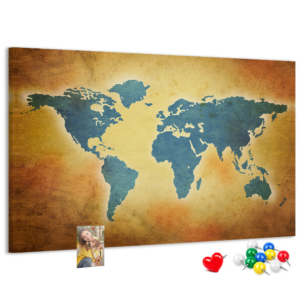 Nástěnka Mapa světa na hnědém papírovém pozadí.