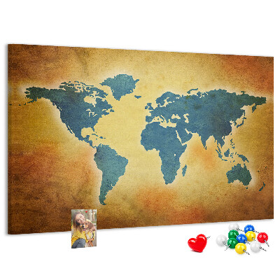 Nástěnka Mapa světa na hnědém papírovém pozadí.