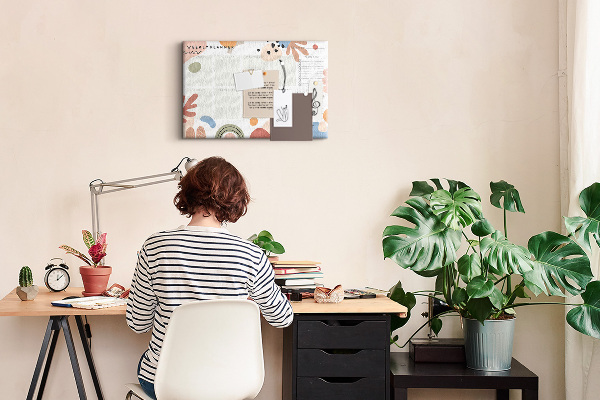 Korková nástěnka Barevné tvary a abstraktní vzory každý týden