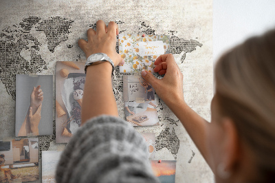 Fětská nástěnka Mapa světa s texturou novin.