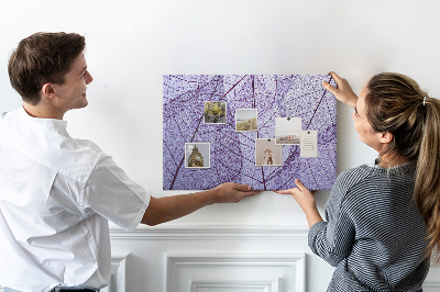 Korková nástěnka Jemný listový vzor na fialovém pozadí