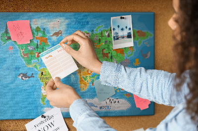 Nástěnka Mapa světa s ilustracemi zvířat.