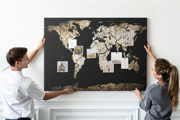 Nástěnka Poškozená mapa světa na černém pozadí