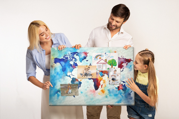 Nástěnka Barevná mapa světa s akvarelem
