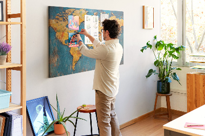 Korková nástěnka Mapa světa v teplých odstínech hnědé.