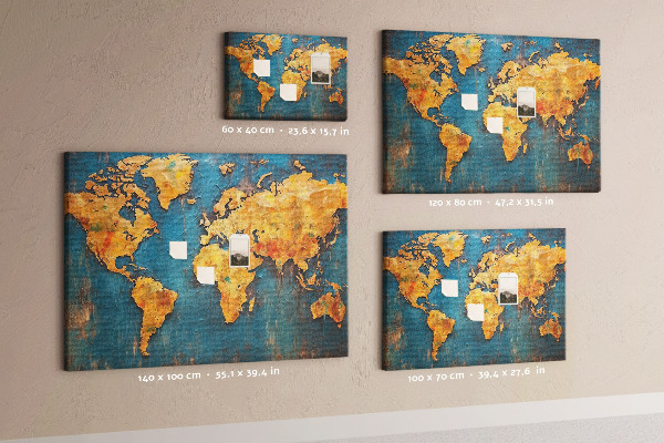 Korková nástěnka Mapa světa v teplých odstínech hnědé.