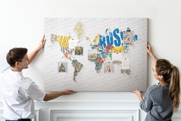 Fětská nástěnka Barevná mapa světa s názvy zemí