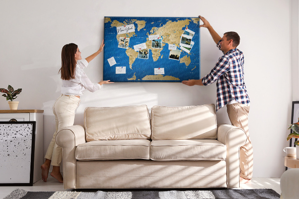 Korková nástěnka Mapa světa s barevnými špendlíky