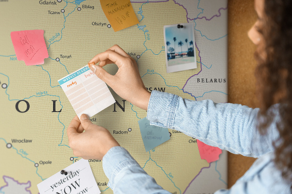 Korková nástěnka Mapa Polska s vyznačenou Varšavou