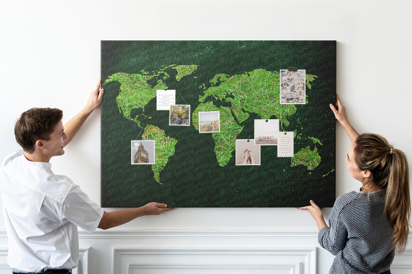 Korková nástěnka Zelená mapa světa se silniční sítí