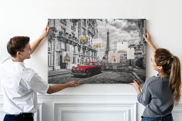 Fětská nástěnka Červené auto s Paříží v pozadí