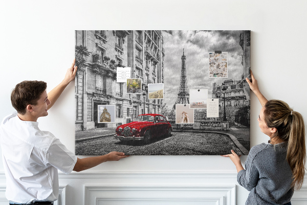 Fětská nástěnka Červené auto s Paříží v pozadí
